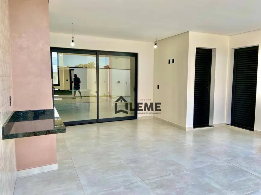 Casa de Condomínio com 3 quartos à venda, 250m2 em Cabreuva - SP - imagem 3 Foto 3 de Casa de Condomínio com 3 quartos à venda, 250m2 em Cabreuva - SP