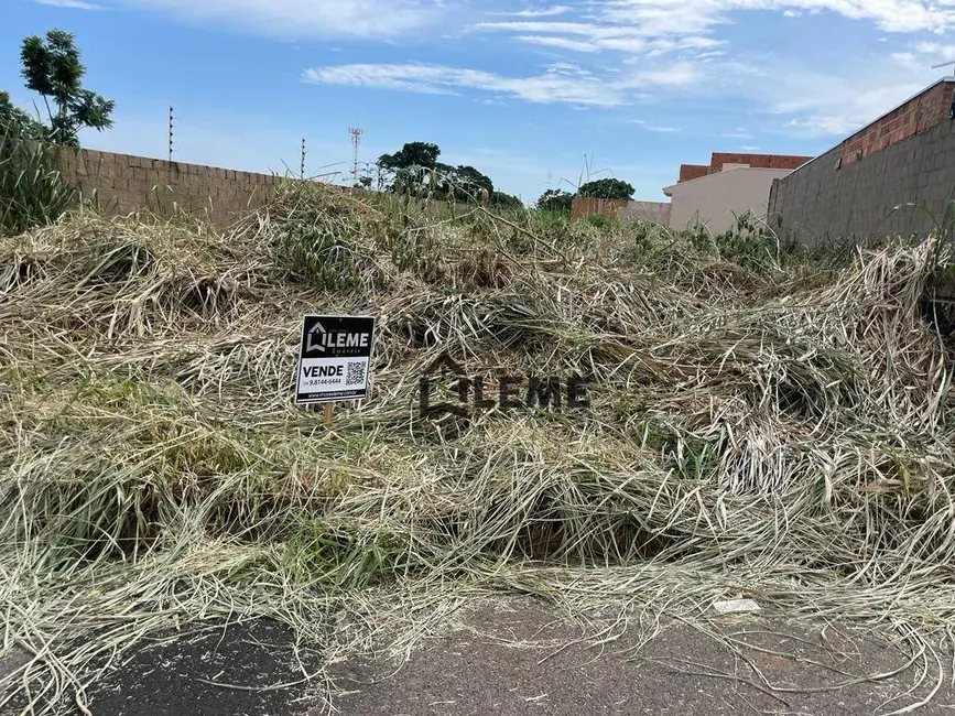 Foto 1 de Terreno / Lote à venda, 333m2 em Vila Lambari, Mococa - SP