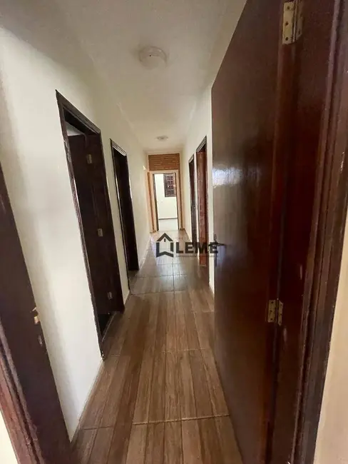 Foto 4 de Casa com 4 quartos à venda, 360m2 em Jardim Alvorada, Mococa - SP