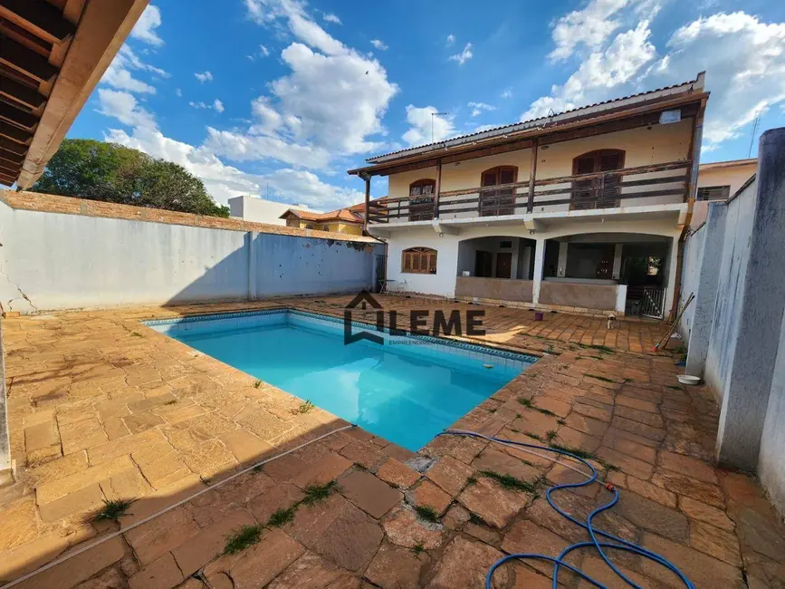 Foto 1 de Casa com 6 quartos à venda, 558m2 em Aparecida, Mococa - SP