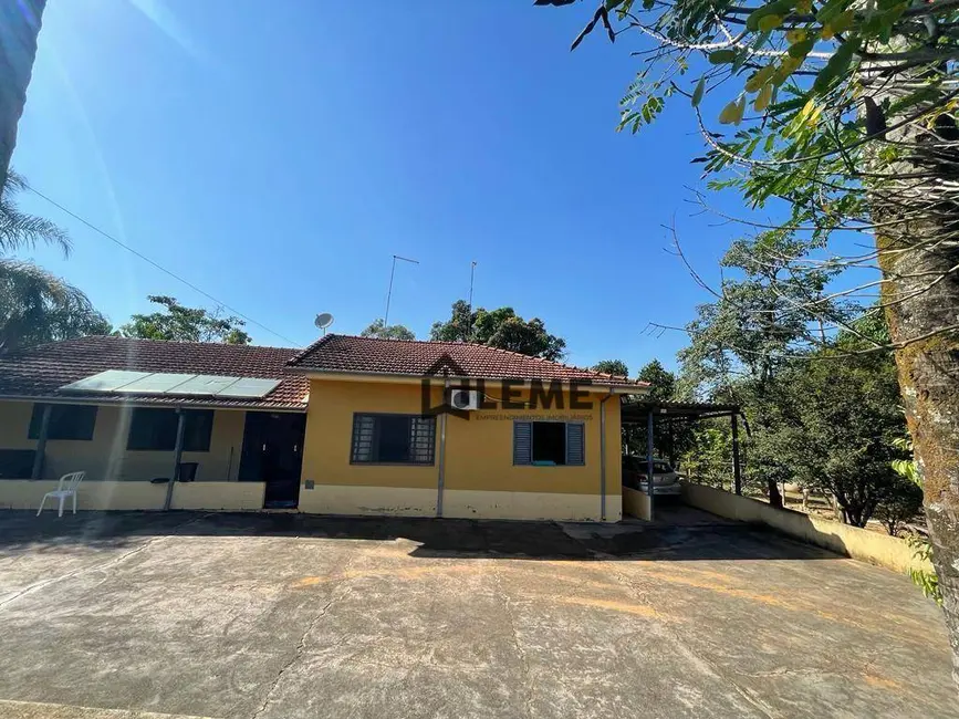 Foto 2 de Chácara com 3 quartos à venda, 2464m2 em Vila Lambari, Mococa - SP