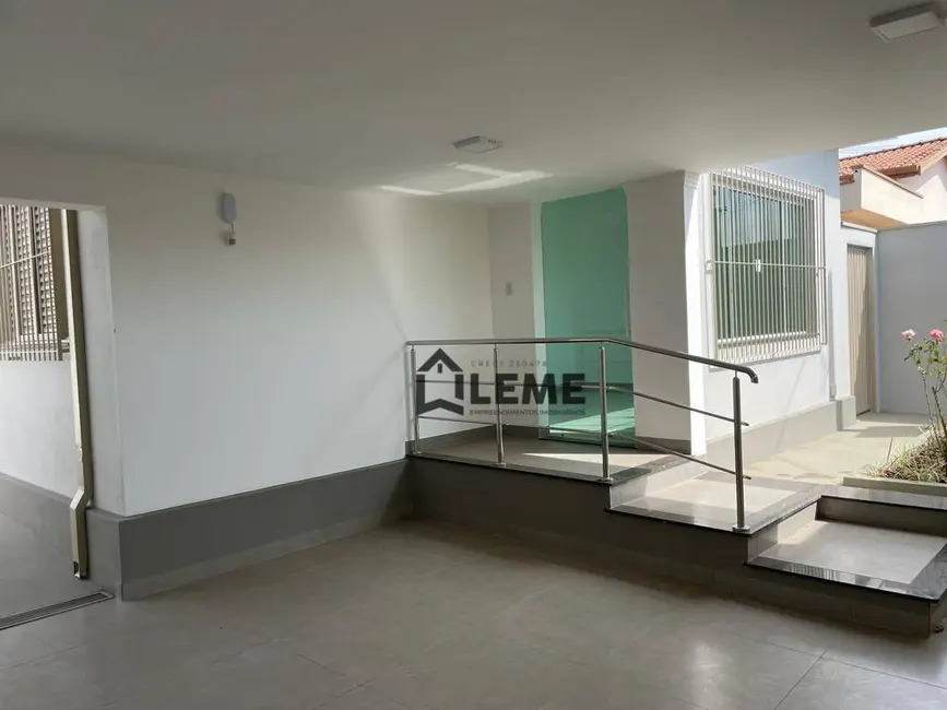 Foto 1 de Casa com 3 quartos à venda, 300m2 em Jardim São Domingos, Mococa - SP