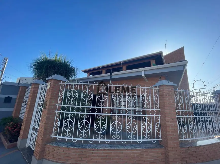 Casa com 4 quartos à venda, 389m2 em Cecap I, Mococa - SP - imagem 3 Foto 3 de Casa com 4 quartos à venda, 389m2 em Cecap I, Mococa - SP