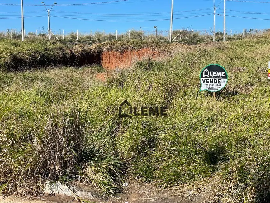 Foto 1 de Terreno / Lote à venda, 259m2 em Vila Naufel, Mococa - SP