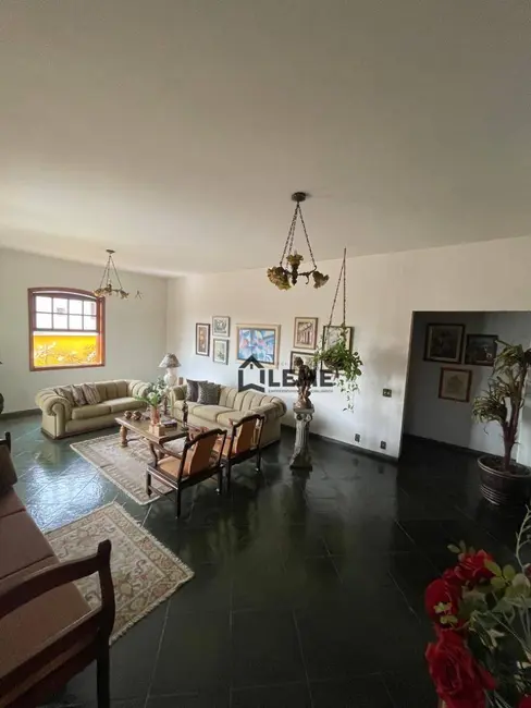 Casa com 3 quartos à venda, 526m2 em Jardim Lavínia, Mococa - SP - imagem 7 Foto 7 de Casa com 3 quartos à venda, 526m2 em Jardim Lavínia, Mococa - SP