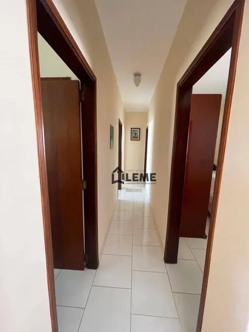 Foto 4 de Casa com 3 quartos à venda, 360m2 em Jardim Chico Piscina, Mococa - SP