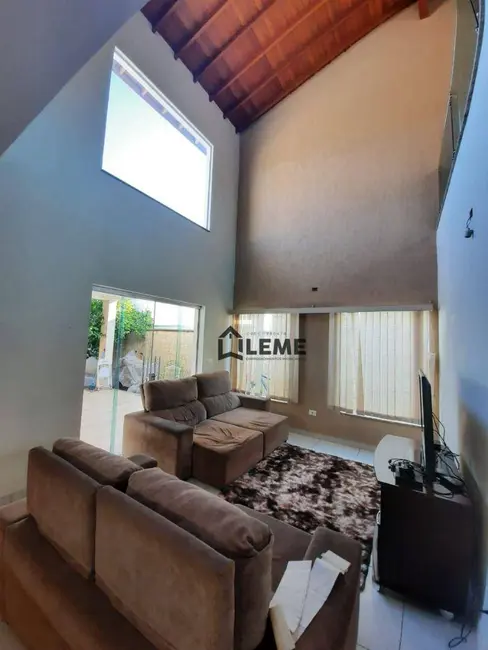 Casa com 3 quartos à venda, 437m2 em Aparecida, Mococa - SP - imagem 5 Foto 5 de Casa com 3 quartos à venda, 437m2 em Aparecida, Mococa - SP