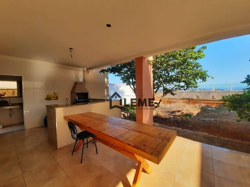 Casa com 3 quartos à venda, 437m2 em Aparecida, Mococa - SP - imagem 4 Foto 4 de Casa com 3 quartos à venda, 437m2 em Aparecida, Mococa - SP