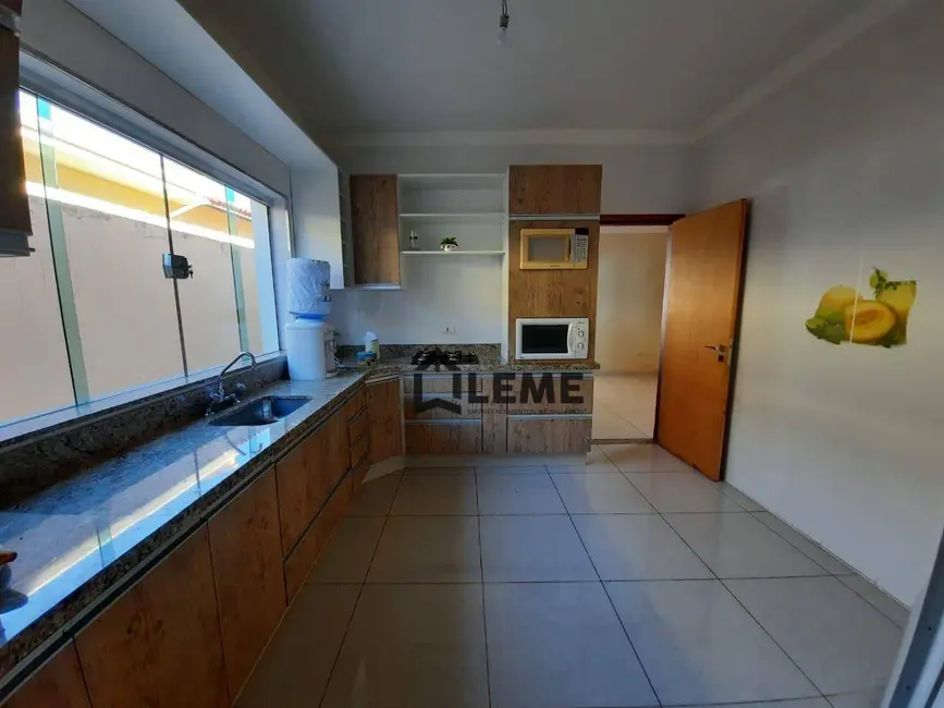 Casa com 3 quartos à venda, 437m2 em Aparecida, Mococa - SP - imagem 9 Foto 9 de Casa com 3 quartos à venda, 437m2 em Aparecida, Mococa - SP