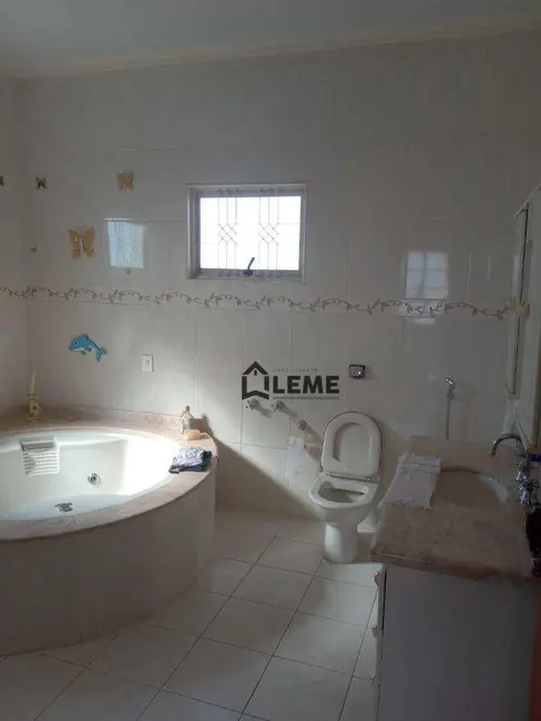 Foto 3 de Casa com 3 quartos à venda, 428m2 em Jardim São Luiz, Mococa - SP