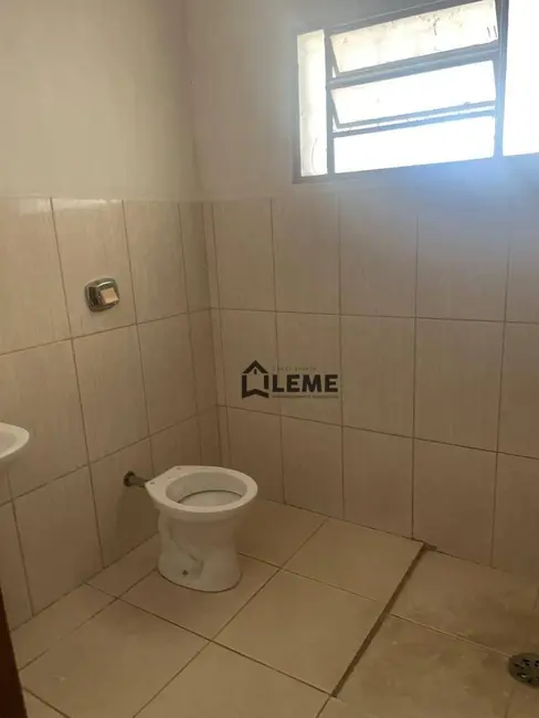 Casa com 3 quartos à venda e para alugar, 205m2 em Jardim São Francisco, Mococa - SP - imagem 4 Foto 4 de Casa com 3 quartos à venda e para alugar, 205m2 em Jardim São Francisco, Mococa - SP