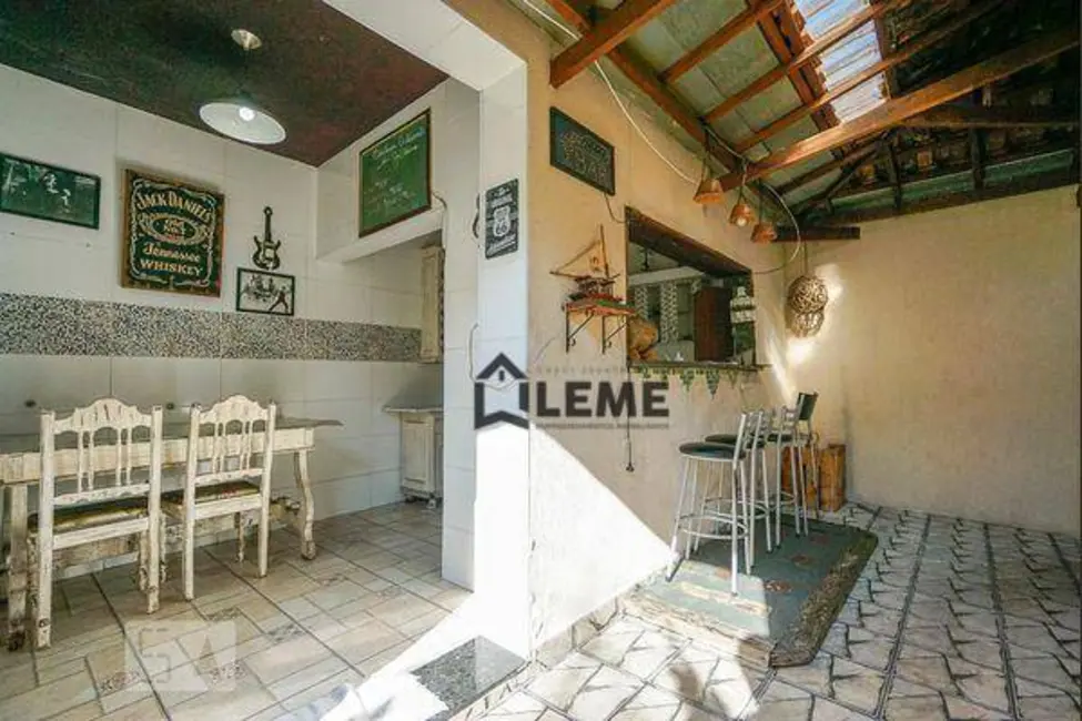 Foto 2 de Sobrado com 5 quartos à venda, 240m2 em São Paulo - SP