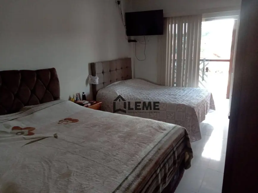 Foto 9 de Sobrado com 3 quartos à venda, 285m2 em Vila Carvalho, Mococa - SP