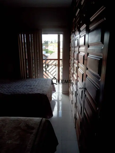 Foto 8 de Sobrado com 3 quartos à venda, 285m2 em Vila Carvalho, Mococa - SP