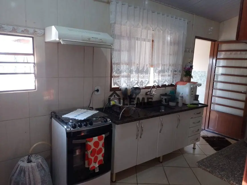 Foto 3 de Casa com 4 quartos à venda, 272m2 em Jardim São Francisco, Mococa - SP