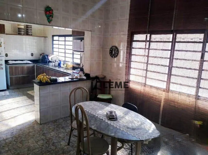 Foto 4 de Casa com 6 quartos à venda, 701m2 em Vila Lambari, Mococa - SP