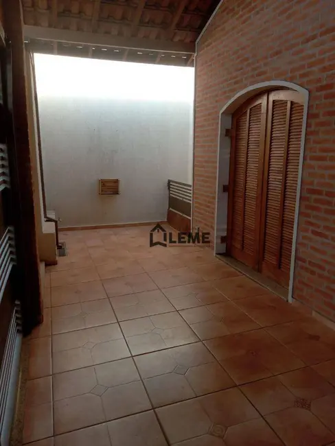 Foto 2 de Casa com 2 quartos à venda, 160m2 em Jardim São Francisco, Mococa - SP