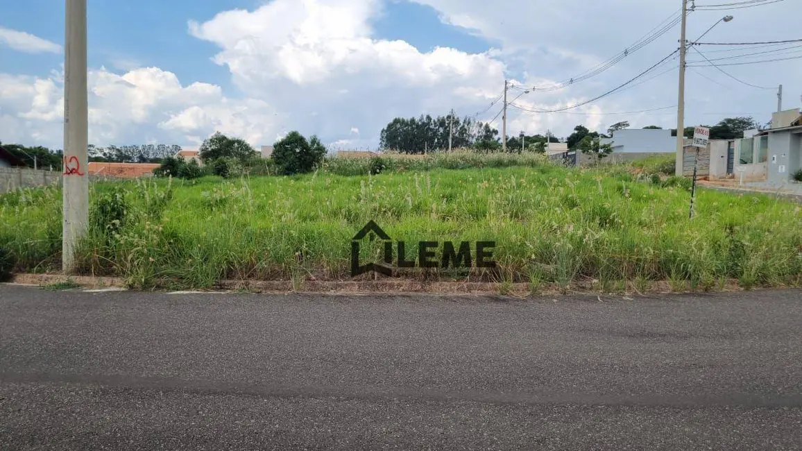 Foto 1 de Terreno / Lote à venda, 376m2 em Mococa - SP