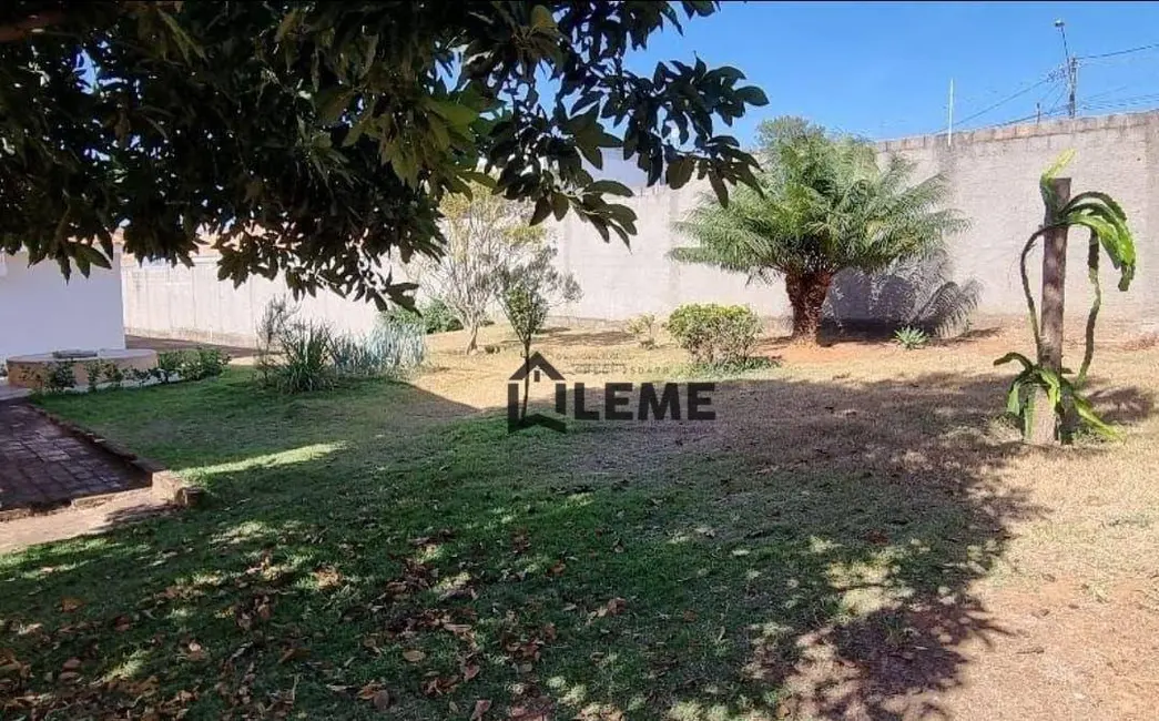 Casa com 3 quartos à venda, 1500m2 em Casa Branca - SP - imagem 5 Foto 5 de Casa com 3 quartos à venda, 1500m2 em Casa Branca - SP