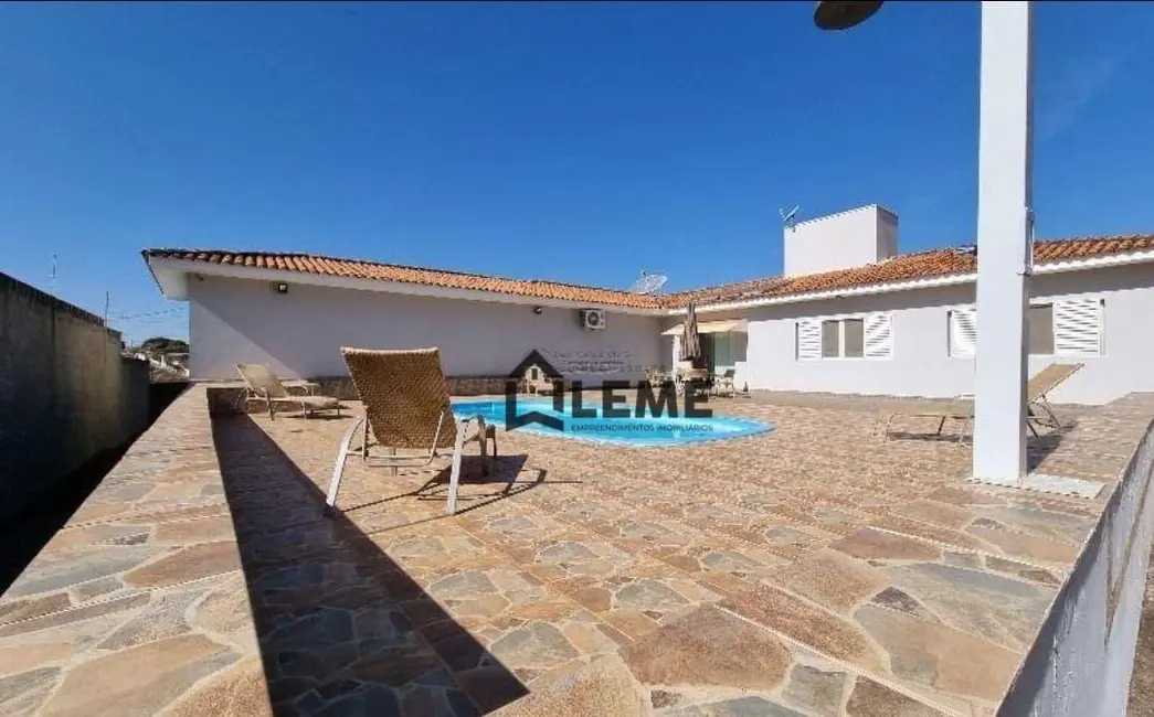 Casa com 3 quartos à venda, 1500m2 em Casa Branca - SP - imagem 8 Foto 8 de Casa com 3 quartos à venda, 1500m2 em Casa Branca - SP