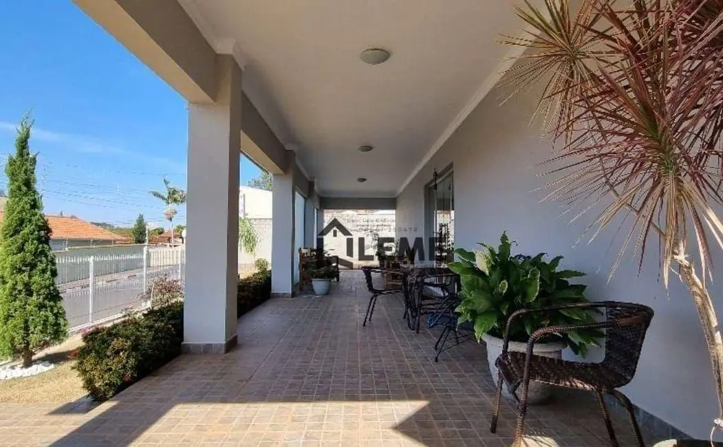 Casa com 3 quartos à venda, 1500m2 em Casa Branca - SP - imagem 4 Foto 4 de Casa com 3 quartos à venda, 1500m2 em Casa Branca - SP