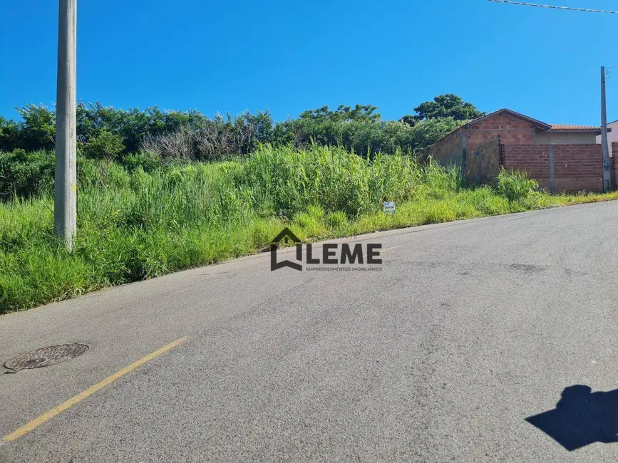 Foto 1 de Terreno / Lote à venda, 472m2 em Mococa - SP