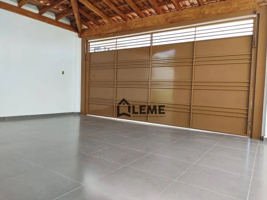 Foto 3 de Casa com 3 quartos à venda, 250m2 em Mococa - SP