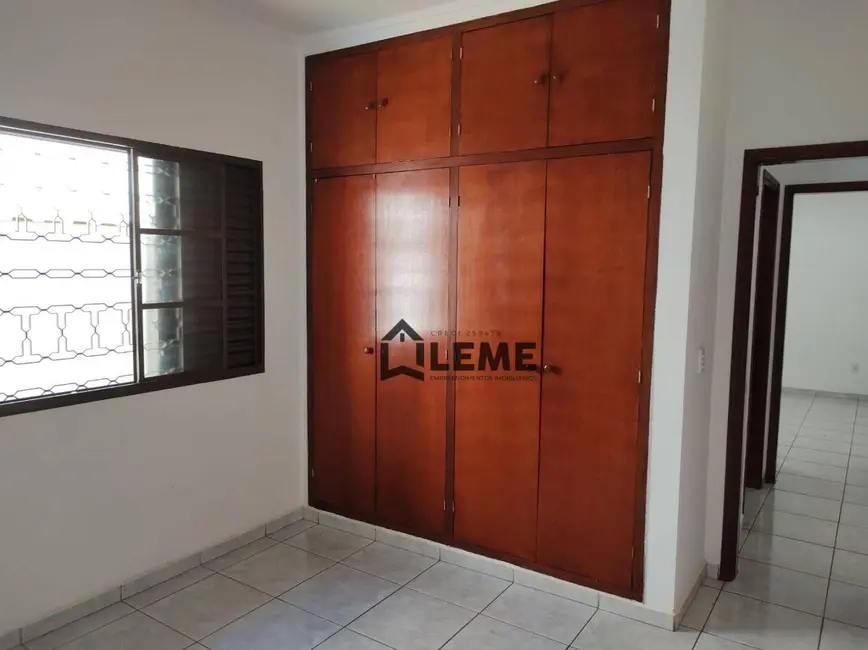Casa com 3 quartos à venda e para alugar, 360m2 em Jardim Residencial do Bosque, Mococa - SP - imagem 5 Foto 5 de Casa com 3 quartos à venda e para alugar, 360m2 em Jardim Residencial do Bosque, Mococa - SP