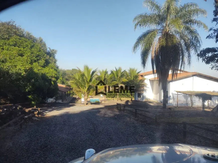 Foto 3 de Chácara com 3 quartos à venda e para alugar, 3000m2 em Chácara do Vale, Mococa - SP