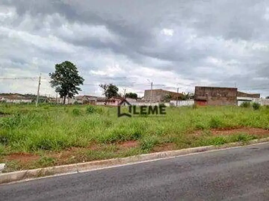Foto 2 de Terreno / Lote à venda, 200m2 em Loteamento Santa Emília, Mococa - SP