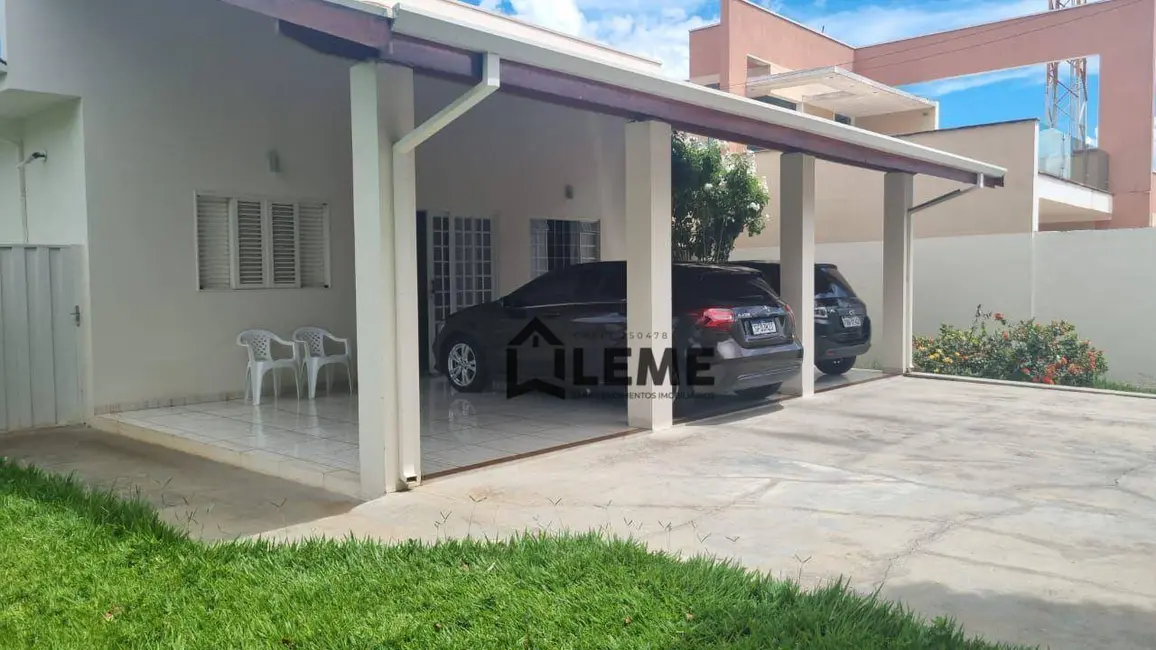 Foto 2 de Casa com 3 quartos à venda, 437m2 em Aparecida, Mococa - SP
