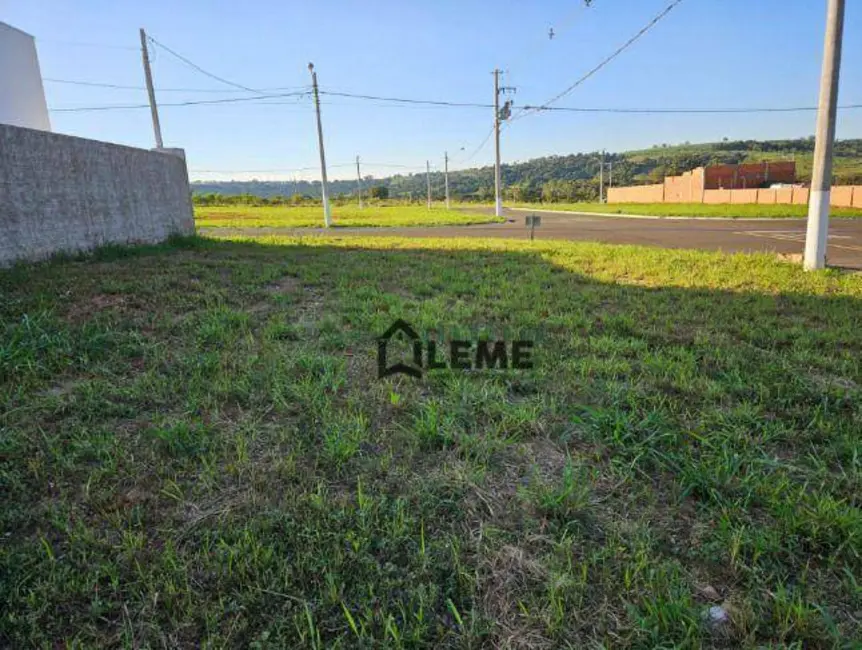 Foto 3 de Terreno / Lote à venda, 295m2 em Santa Cruz Da Conceicao - SP