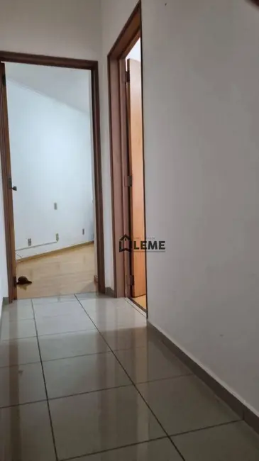 Apartamento com 3 quartos para alugar em Centro, Mococa - SP - imagem 8 Foto 8 de Apartamento com 3 quartos para alugar em Centro, Mococa - SP