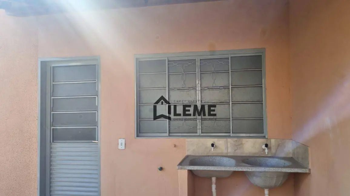 Casa com 2 quartos à venda, 250m2 em Parque dos Manacás I, Mococa - SP - imagem 3 Foto 3 de Casa com 2 quartos à venda, 250m2 em Parque dos Manacás I, Mococa - SP