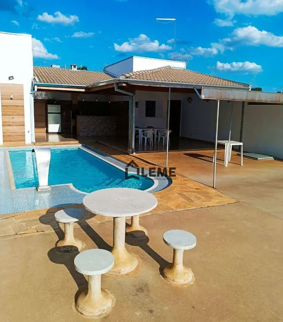 Casa com 1 quarto à venda, 260m2 em Jardim do Imperador, Mococa - SP - imagem 9 Foto 9 de Casa com 1 quarto à venda, 260m2 em Jardim do Imperador, Mococa - SP