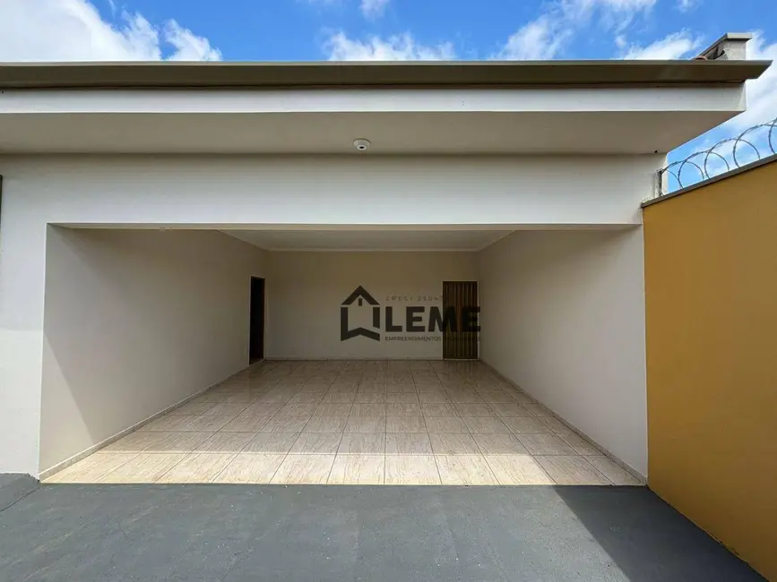 Foto 3 de Casa com 3 quartos à venda, 262m2 em Santa Helena, Mococa - SP