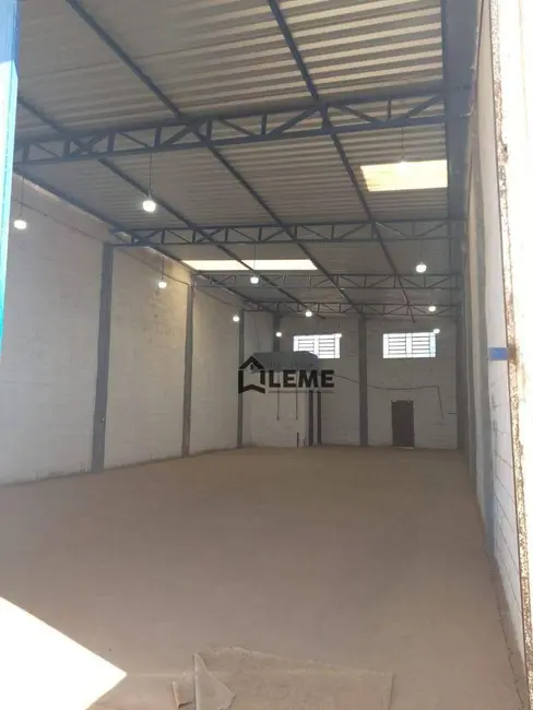 Armazém / Galpão à venda e para alugar, 400m2 em Distrito Industrial II, Mococa - SP - imagem 4 Foto 4 de Armazém / Galpão à venda e para alugar, 400m2 em Distrito Industrial II, Mococa - SP