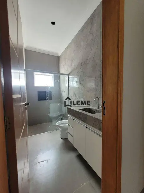 Foto 9 de Casa com 3 quartos à venda, 250m2 em Mococa - SP