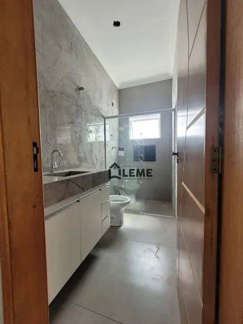 Foto 8 de Casa com 3 quartos à venda, 250m2 em Mococa - SP