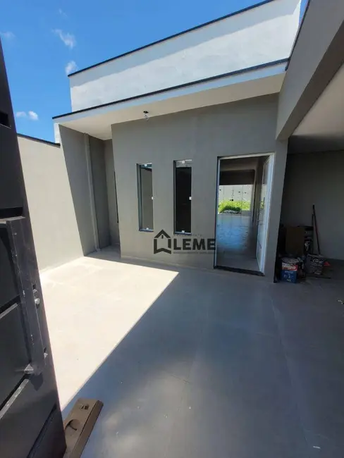 Foto 1 de Casa com 3 quartos à venda, 250m2 em Mococa - SP