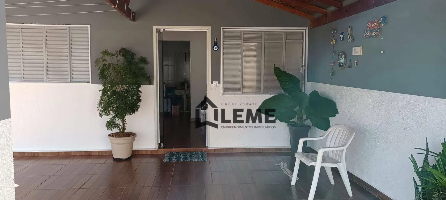 Foto 1 de Casa com 2 quartos à venda, 200m2 em Jardim Botânico, Mococa - SP