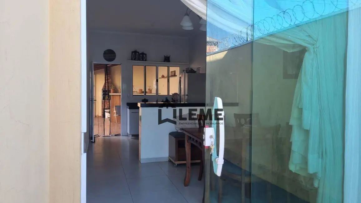 Foto 4 de Casa com 2 quartos à venda, 180m2 em Jardim Botânico, Mococa - SP