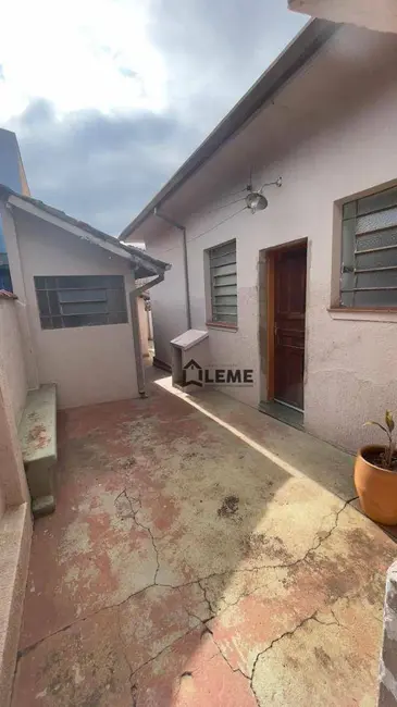 Casa com 3 quartos para alugar, 288m2 em Centro, Mococa - SP - imagem 3 Foto 3 de Casa com 3 quartos para alugar, 288m2 em Centro, Mococa - SP