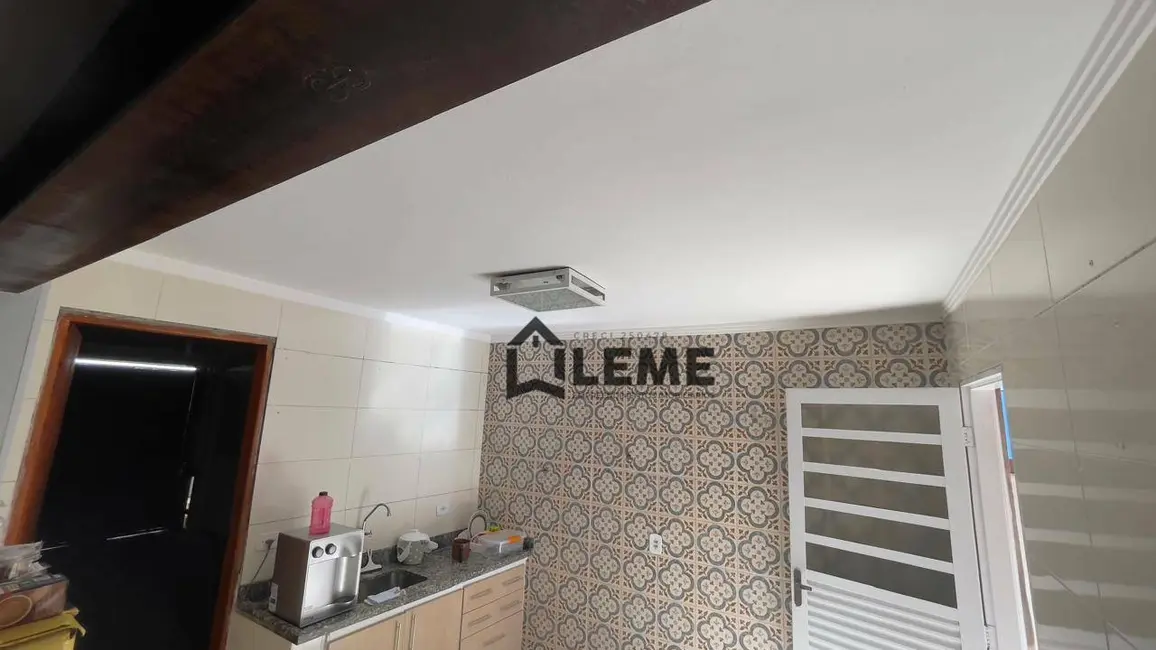 Casa com 3 quartos para alugar, 288m2 em Centro, Mococa - SP - imagem 4 Foto 4 de Casa com 3 quartos para alugar, 288m2 em Centro, Mococa - SP