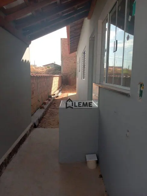 Foto 9 de Casa com 2 quartos à venda, 250m2 em Mococa - SP