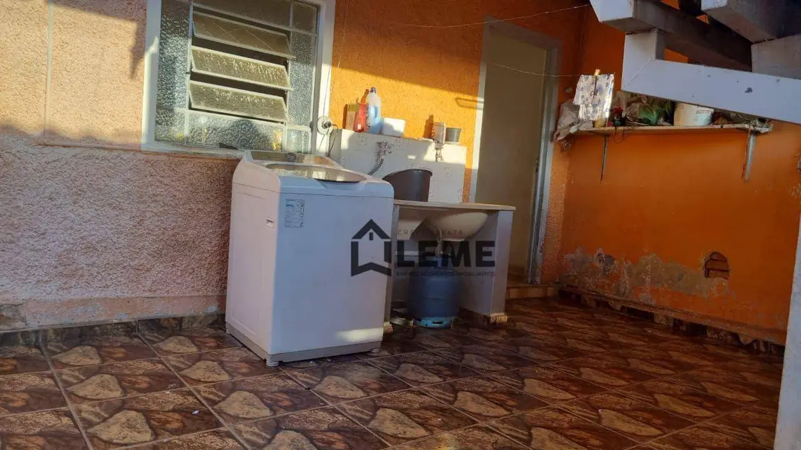 Casa com 5 quartos à venda, 240m2 em Vila Santa Cruz, Mococa - SP - imagem 8 Foto 8 de Casa com 5 quartos à venda, 240m2 em Vila Santa Cruz, Mococa - SP