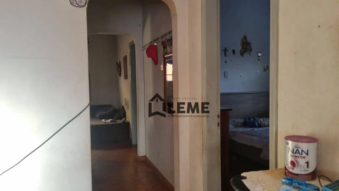 Casa com 5 quartos à venda, 240m2 em Vila Santa Cruz, Mococa - SP - imagem 3 Foto 3 de Casa com 5 quartos à venda, 240m2 em Vila Santa Cruz, Mococa - SP