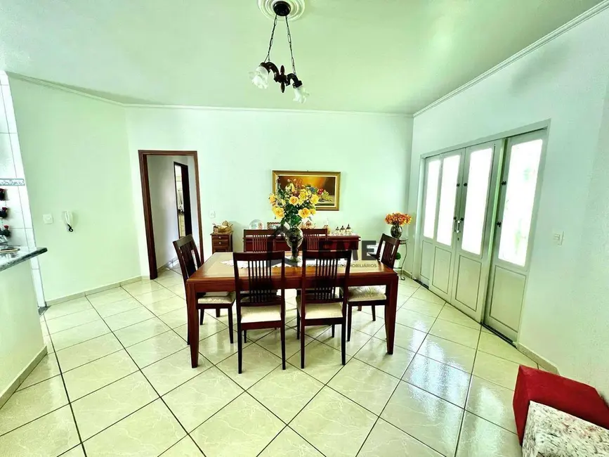 Foto 5 de Casa com 3 quartos à venda, 432m2 em Jardim Chico Piscina, Mococa - SP