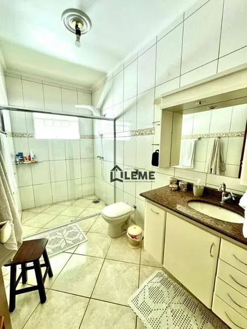Foto 6 de Casa com 3 quartos à venda, 432m2 em Jardim Chico Piscina, Mococa - SP