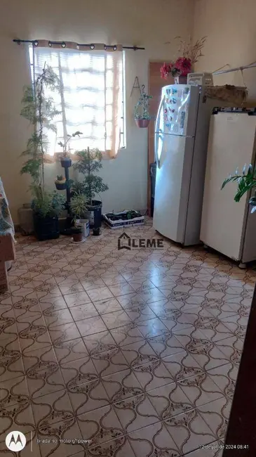 Foto 1 de Casa com 3 quartos à venda, 199m2 em Guaxupe - MG